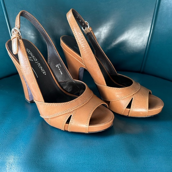 Donald Pilner Tan Sling Back Heels, Size 7M - Picture 1 of 9